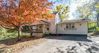 545 E Grove Rd, Decatur, IL 62521