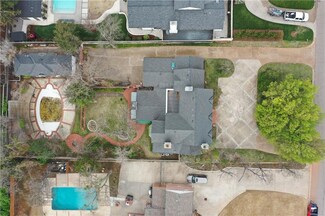 6717 Avondale Dr, Nichols Hills, OK 73116