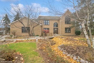 6 W Goldfinch Ct, Hawthorn Woods, IL 60047