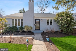 4910 Cushing Dr, Kensington, MD 20895