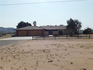 10883 Milpas Dr, Apple Valley, CA 92308