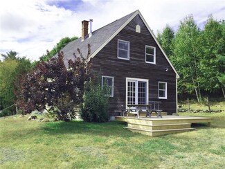 9 Scott Rd, Rockport, ME 04856