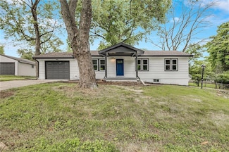 7909 Arnote Rd, Pleasant Valley, MO 64068