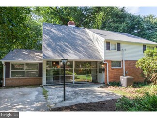 8800 Patton Rd, Glenside, PA 19038