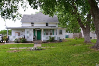 503 E 7th St, Lyndon, KS 66451