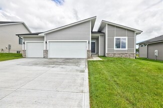 10023 NW 68th Ave, Johnston, IA 50131