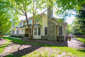 52 Schindler Ct, Upper Saddle River, NJ 07458