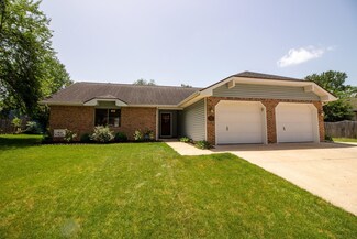 4306 Oak Hill Dr, Lafayette, IN 47909