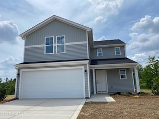 2141 Purebred Cir, Hope Mills, NC 28348