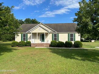 14320 Buckingham St, Laurinburg, NC 28352