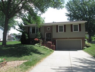 119 12th Ave SE, Faribault, MN 55021