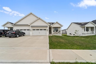 1502 NW 32nd St, Ankeny, IA 50023