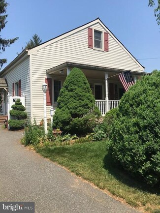 112 N Mount Hope School Rd, Willow Street, PA 17584
