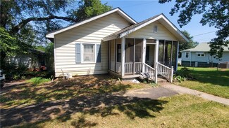 109 Ligon St, Pickens, SC 29671