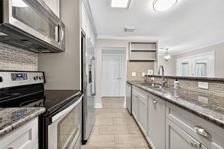 711 Worthshire St, Houston, TX 77008