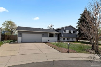 690 S Newark Ct, Aurora, CO 80012