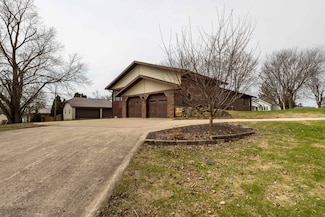 937 Ohio St, Darlington, WI 53530