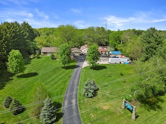 S64W22000 National Ave, Waukesha, WI 53189