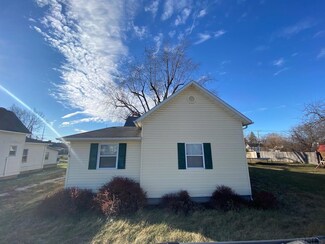 216 N Plum St, Albany, IN 47320