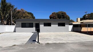 25 E 56th St, Hialeah, FL 33013
