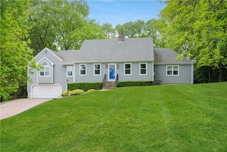 6 Forrestal Dr, Westerly, RI 02891