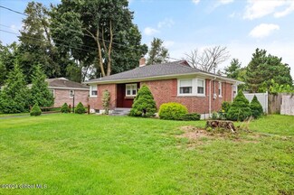 6 Cottonwood Place, Albany, NY 12205
