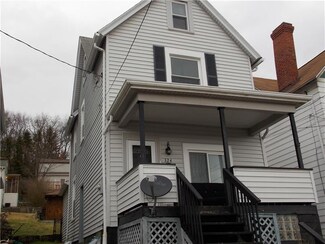 324 W 10th Ave, Tarentum, PA 15084