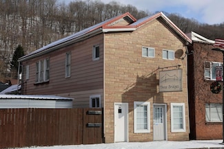 750 & 754 Main St, Follansbee, WV 26037