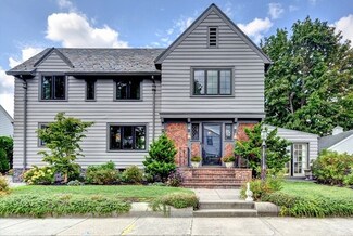 10 Bayamo Ln, Cranston, RI 02905