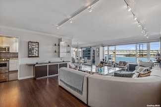 166-25 Powells Cove Blvd Unit 7H, Whitestone, NY 11357