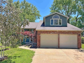 2916 Atchison Cir, Lawrence, KS 66047