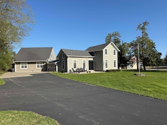 N7323 Rock Lake Rd, Lake Mills, WI 53551