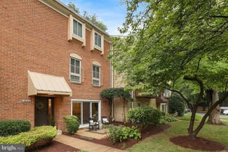 3820 Persimmon Cir, Fairfax, VA 22031