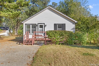 315 Tower Rd, White Lake, MI 48386