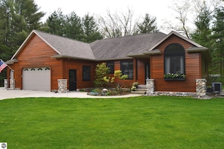 109 James Square, Roscommon, MI 48653