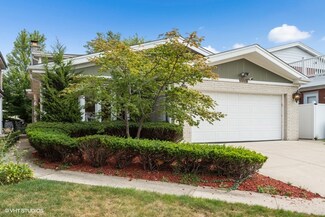 6839 Lockwood Ave, Skokie, IL 60077