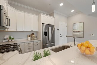 131 Eliot St Unit 203, Milton, MA 02186