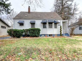 904 E Washington St, Urbana, IL 61801