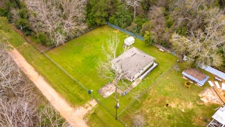 132 Leonna Ln, Livingston, TX 77351