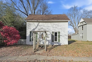 307 E Broad St, South Whitley, IN 46787