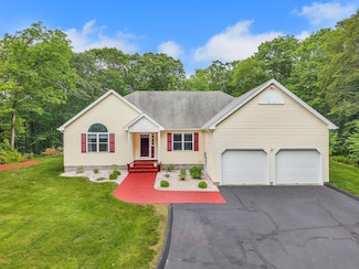 65 Newent Rd, Jewett City, CT 06351