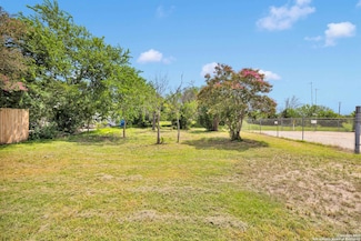 312 Toepperwein Rd, Converse, TX 78109