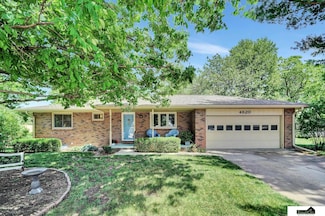 4820 Fleetwood Cir, Lincoln, NE 68516
