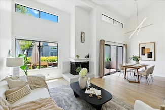 3383 Los Prados St, San Mateo, CA 94403