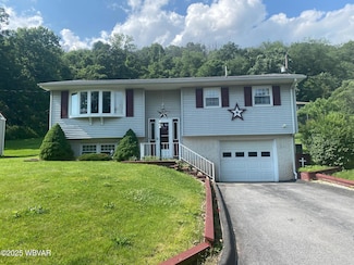 204 E Hillside Dr, Lock Haven, PA 17745