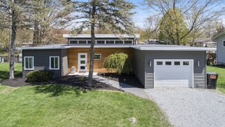 2047 S Patterson Rd, Wayland, MI 49348