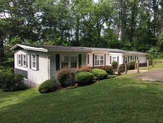 114 Mcginnis Ln, New Stanton, PA 15672