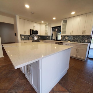 2159 Baton Rouge, Weston, FL 33326