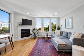 280 E Eagle St Unit 3, Boston, MA 02128