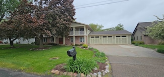 1400 Brooks Ln, Oshkosh, WI 54904